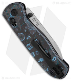 Kizer Azo Drop Bear Clutch Lock Knife Blue/Black Fat Carbon (3" Satin) Ki3619A2 -Kizer Store Kizer Azo Drop Bear Clutch Lock Knife Fatcarbon 3in Satin BHQ 176929 td side